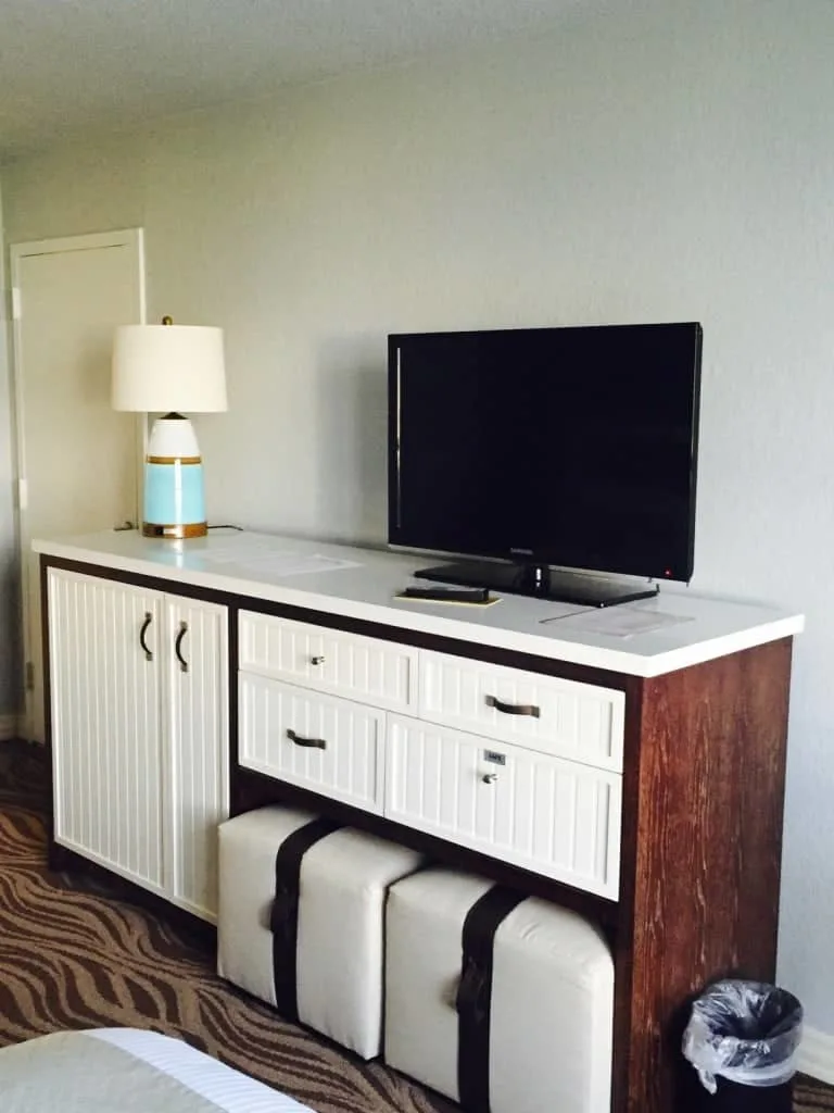 Each room at Wyndham Lake Buena Vista includes a refrigerator, wi-fi, and a 37" HDTV.