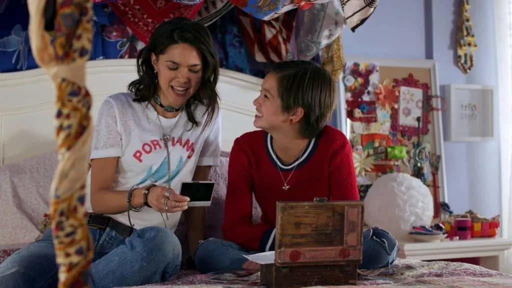 Andi Mack tries to figure out her relationship with her sister.