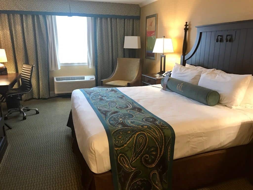 5-reasons-to-stay-at-hershey-lodge-lola-lambchops