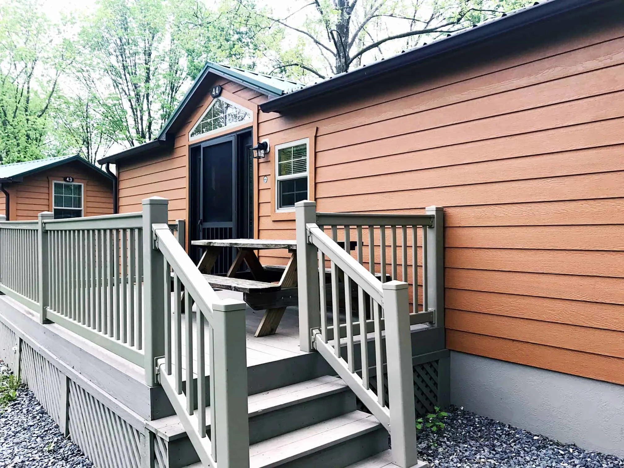 2-bedroom deluxe cabin is perfect for big families on a budget at Hersheypark camping resort.