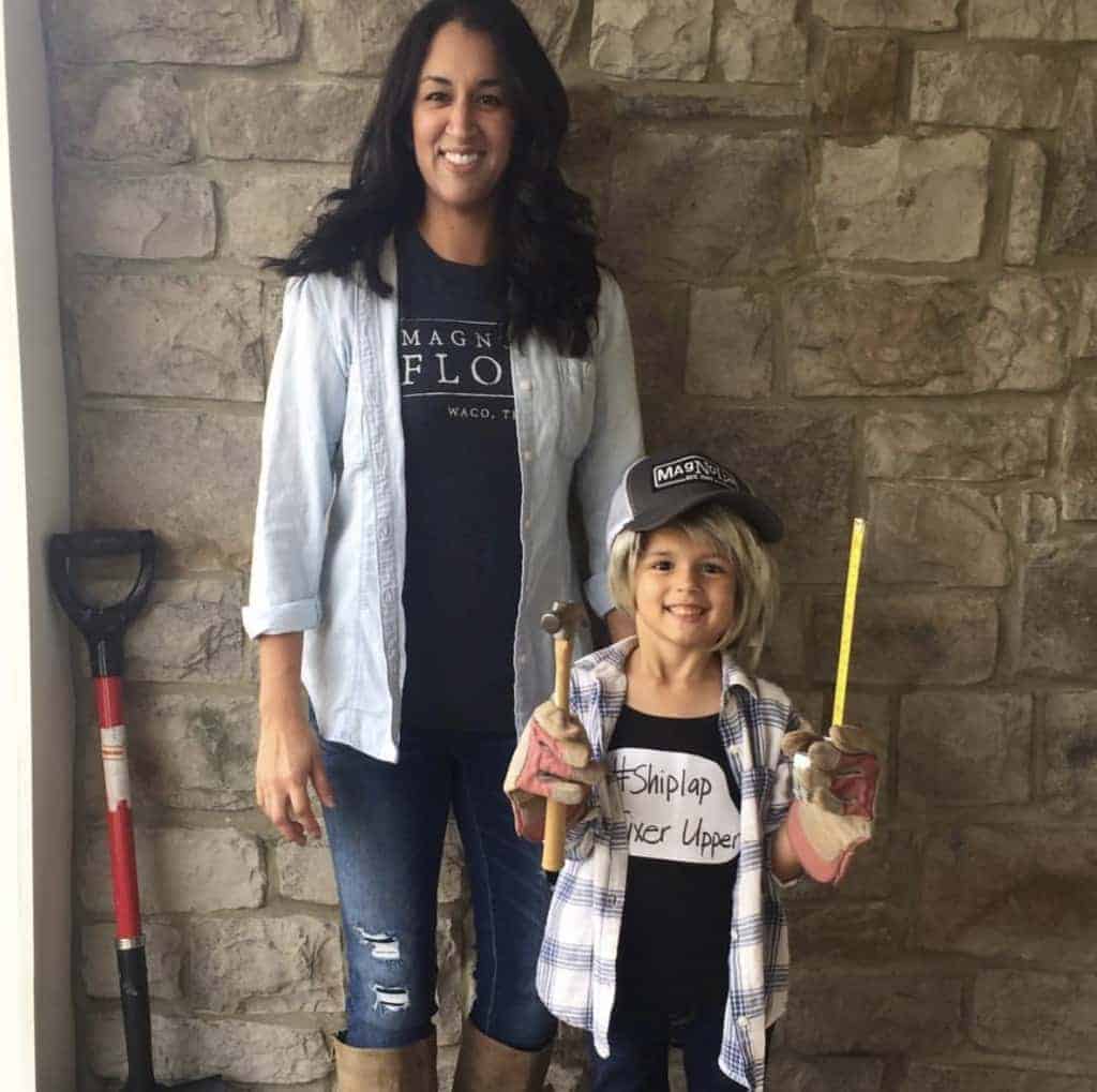 An easy Halloween costume for moms and adults -Chip and Joanna Gaines costume!