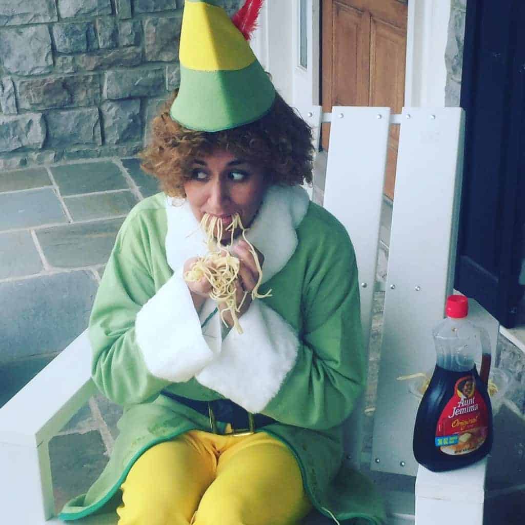 This Buddy the Elf costume makes me laugh so hard. 