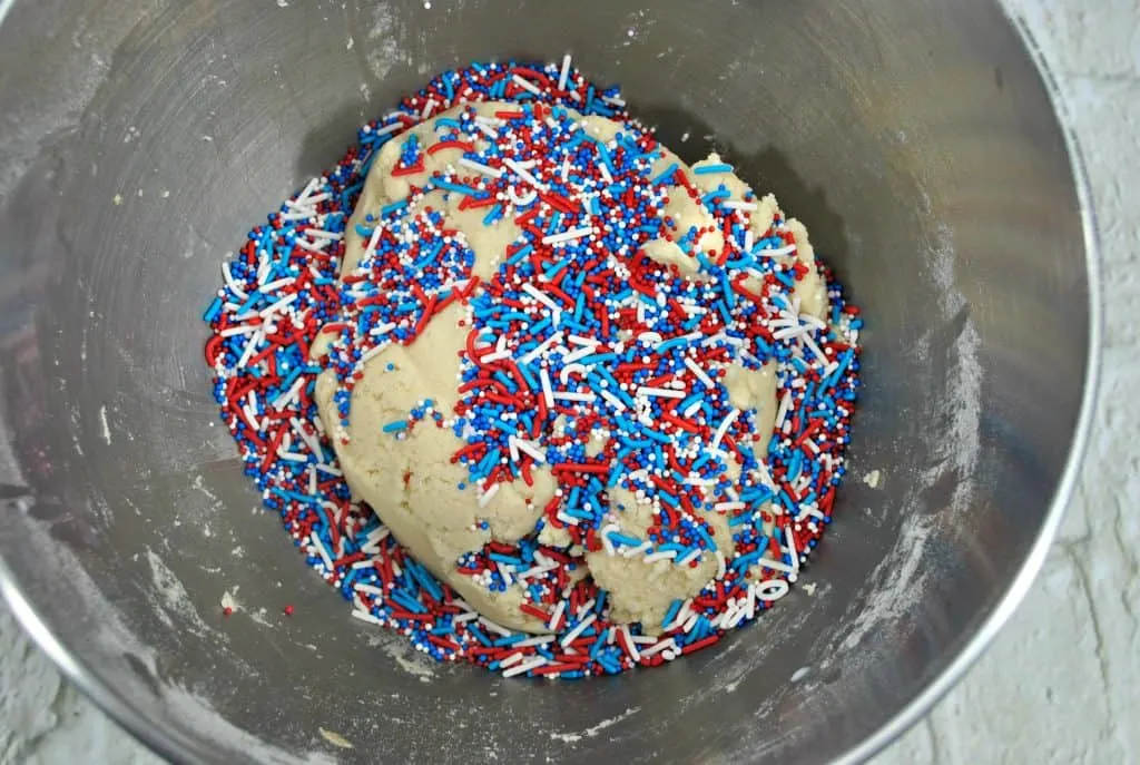 Instructions for making patriotic edible cookie dough.