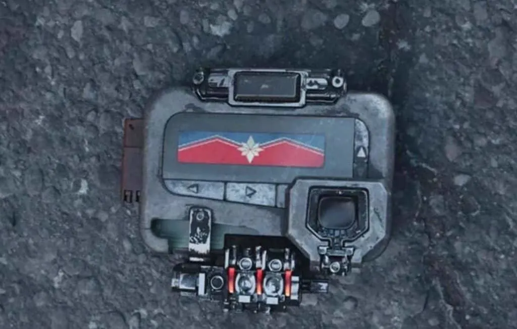 Captain Marvel Sign Avengers Infinity War