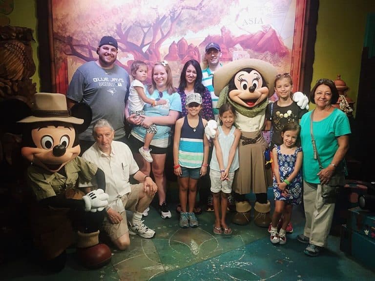Best tips for multigenerational family vacations to Disney World!