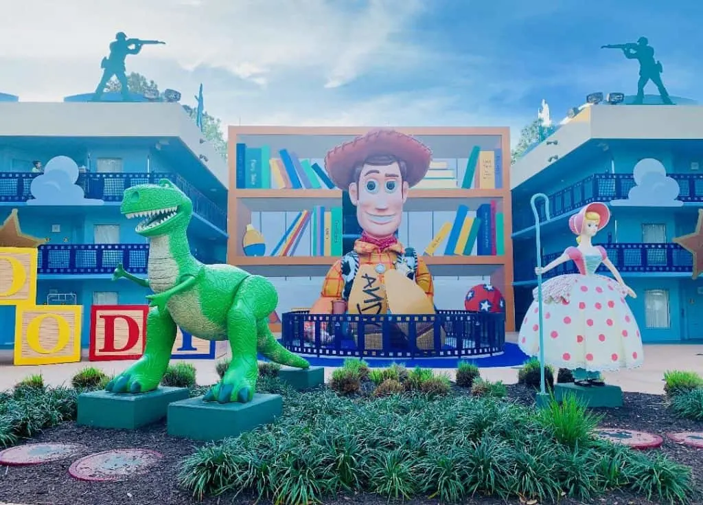 All-Star Movies Renovated room photos and review!