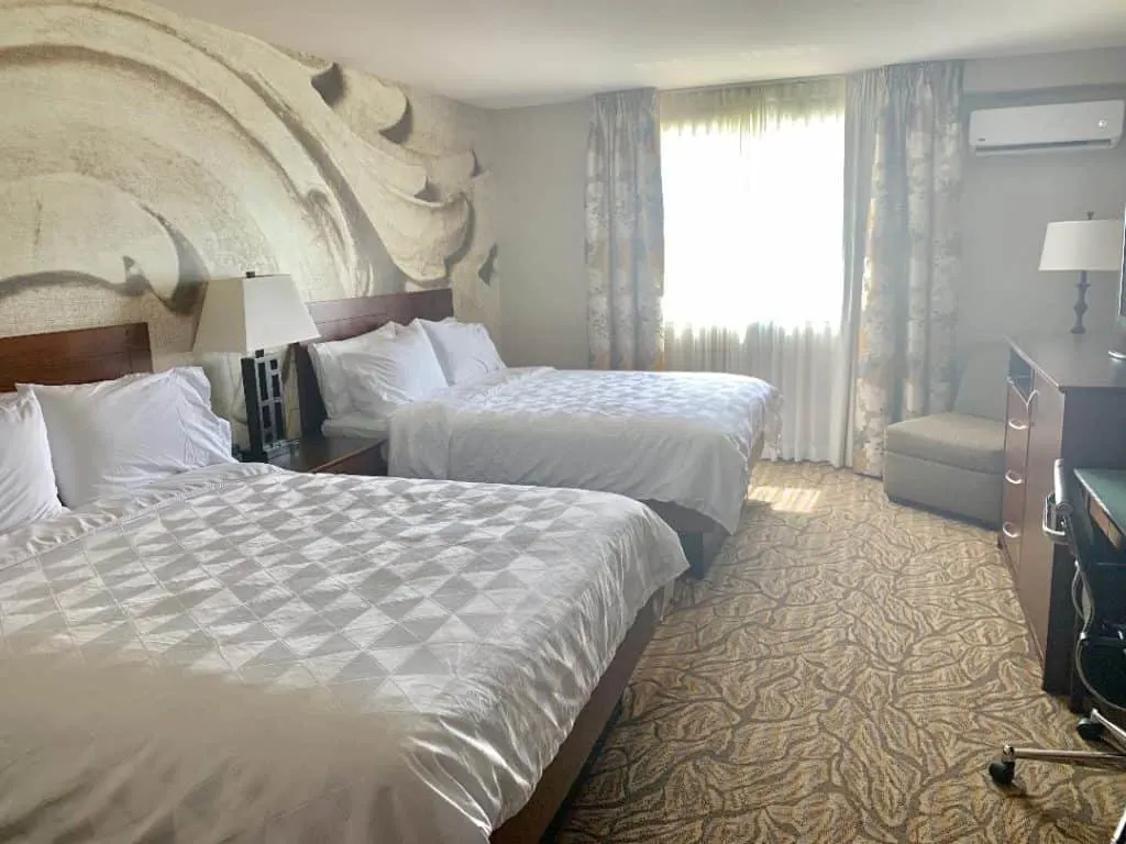 Holiday Inn & Suites Williamsburg-Historic Gateway rooms