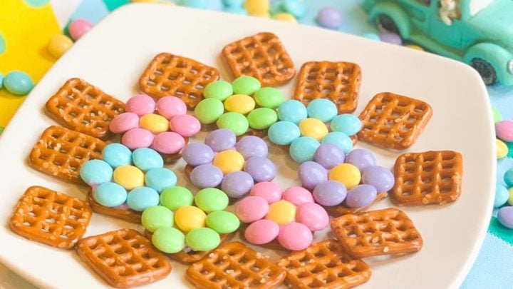 Flower Pretzel Bites with Nutella