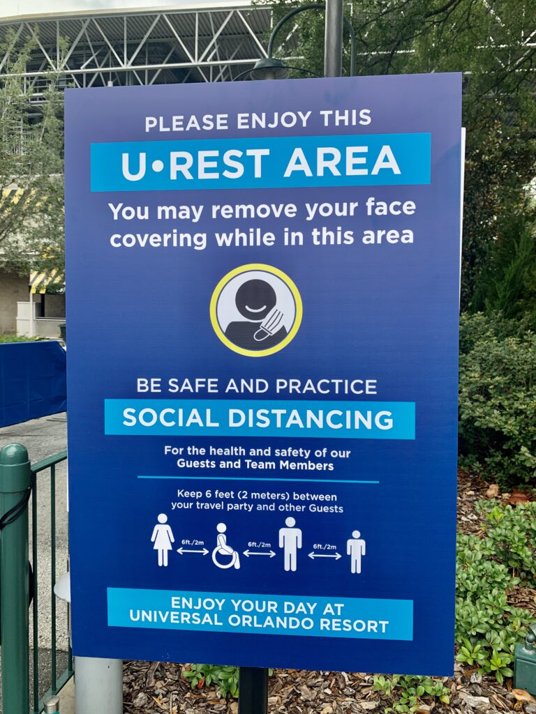 Urest areas Universal Orlando no masks