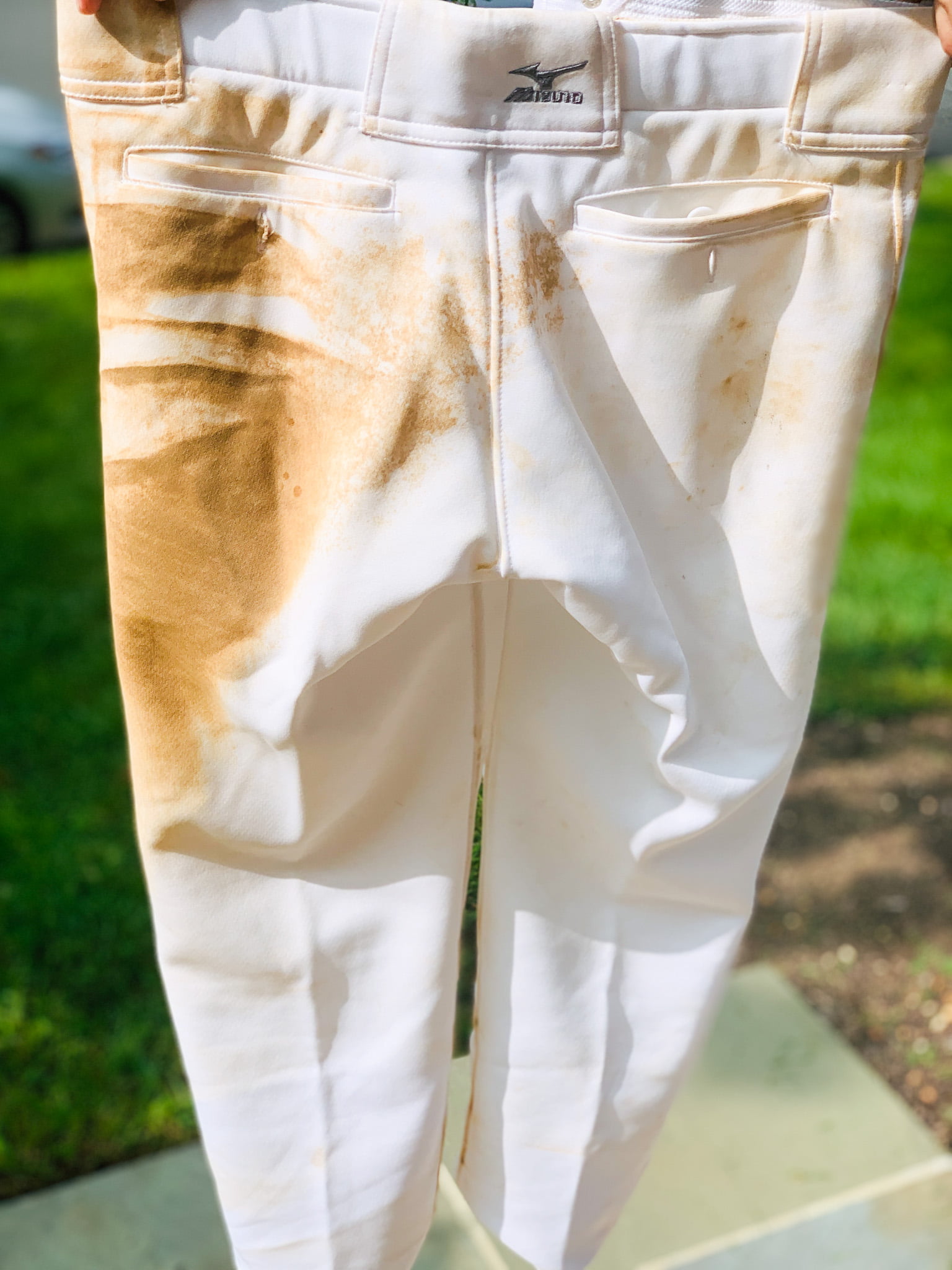 Best Way to Clean White Softball and Baseball Pants (For 1!)