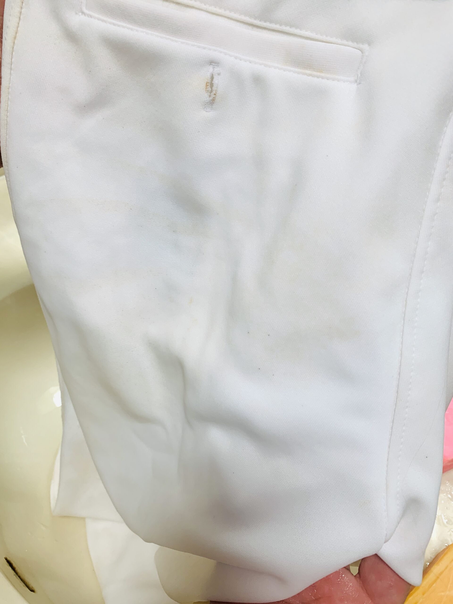 Best Way to Clean White Softball and Baseball Pants (For 1!)