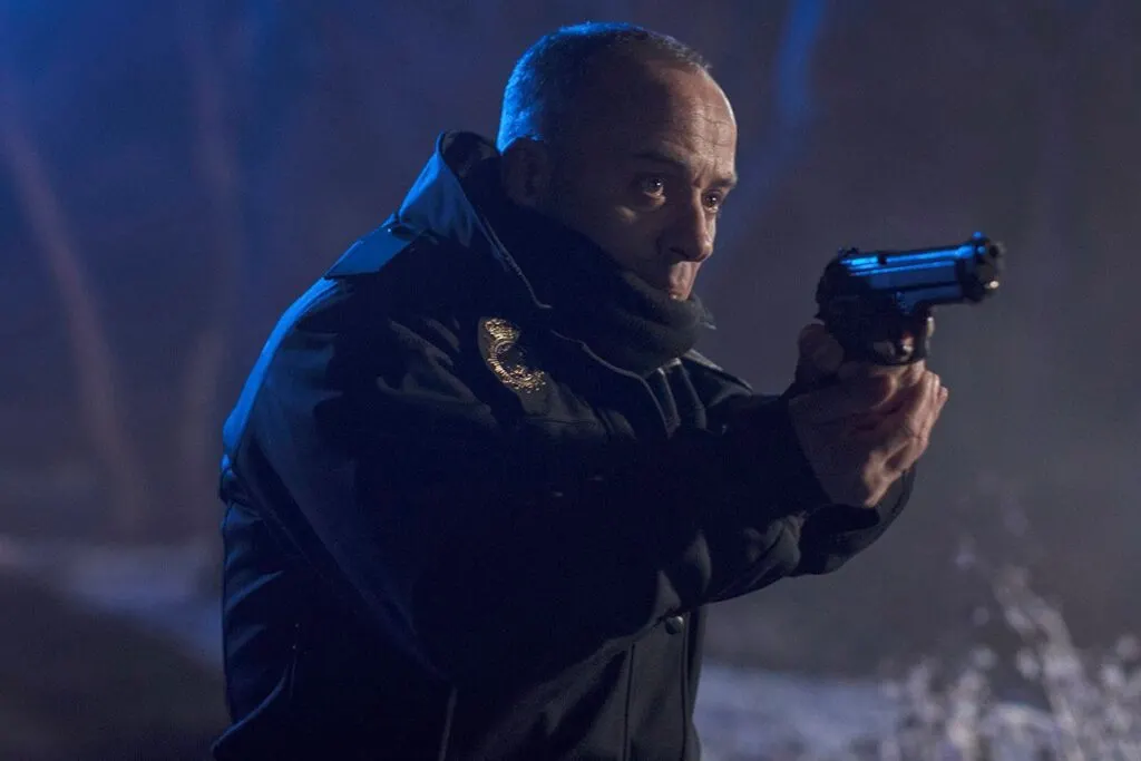 Below Zero Parents Guide Netflix