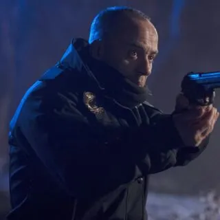 Below Zero Parents Guide Netflix