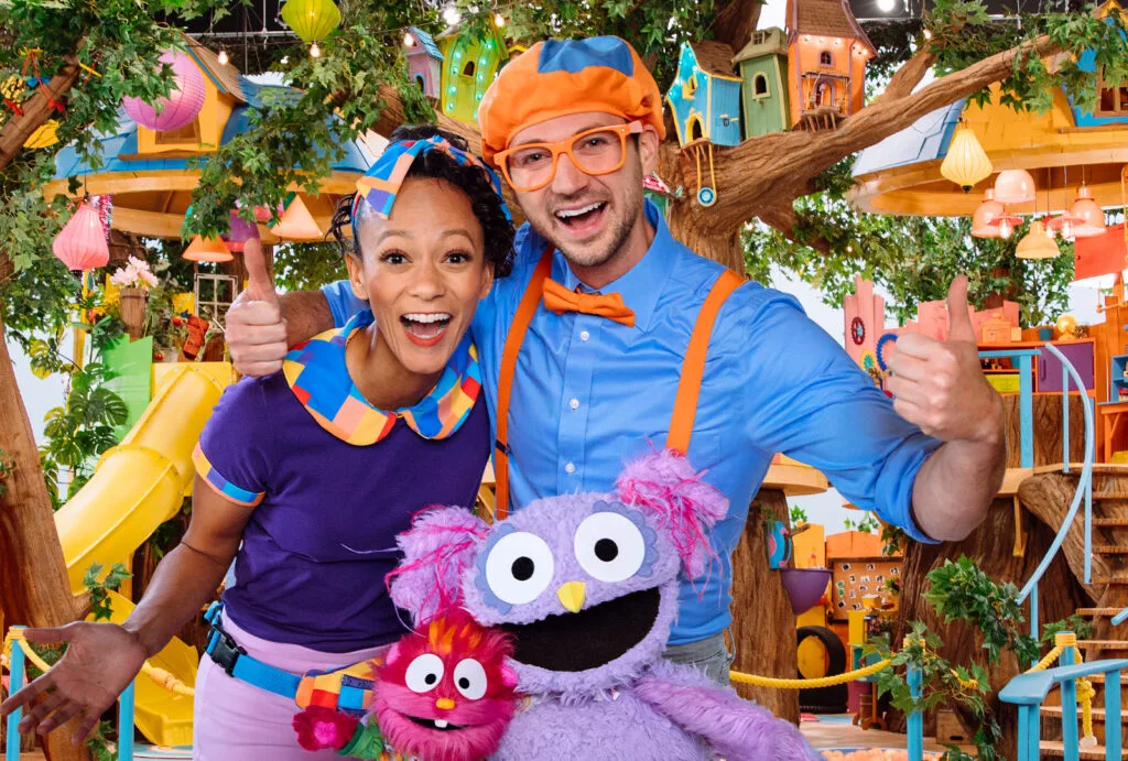 Blippi's Treehouse Cast and Set