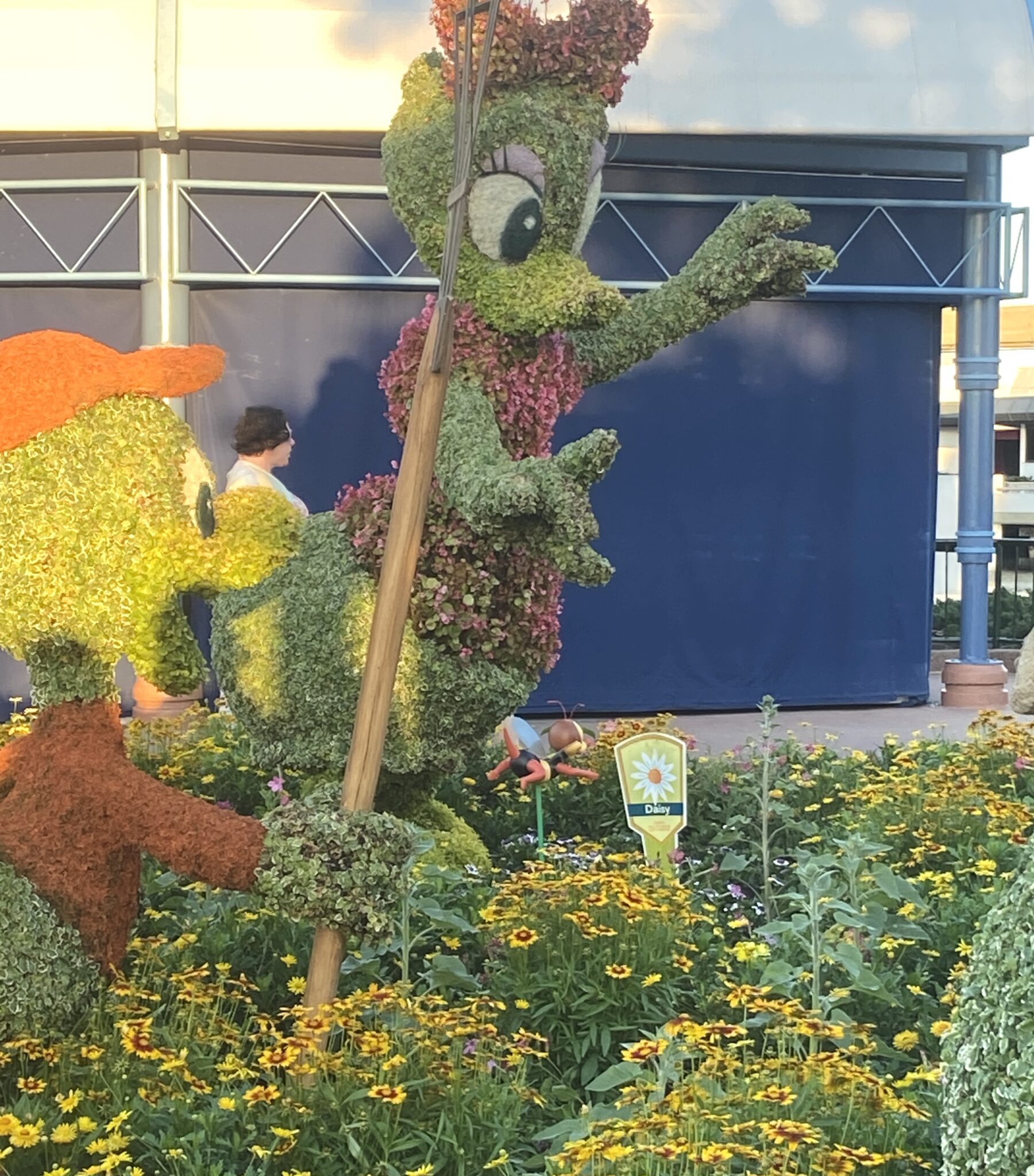 2022 Spike the Bee Scavenger Hunt in Epcot PollenNation Exploration