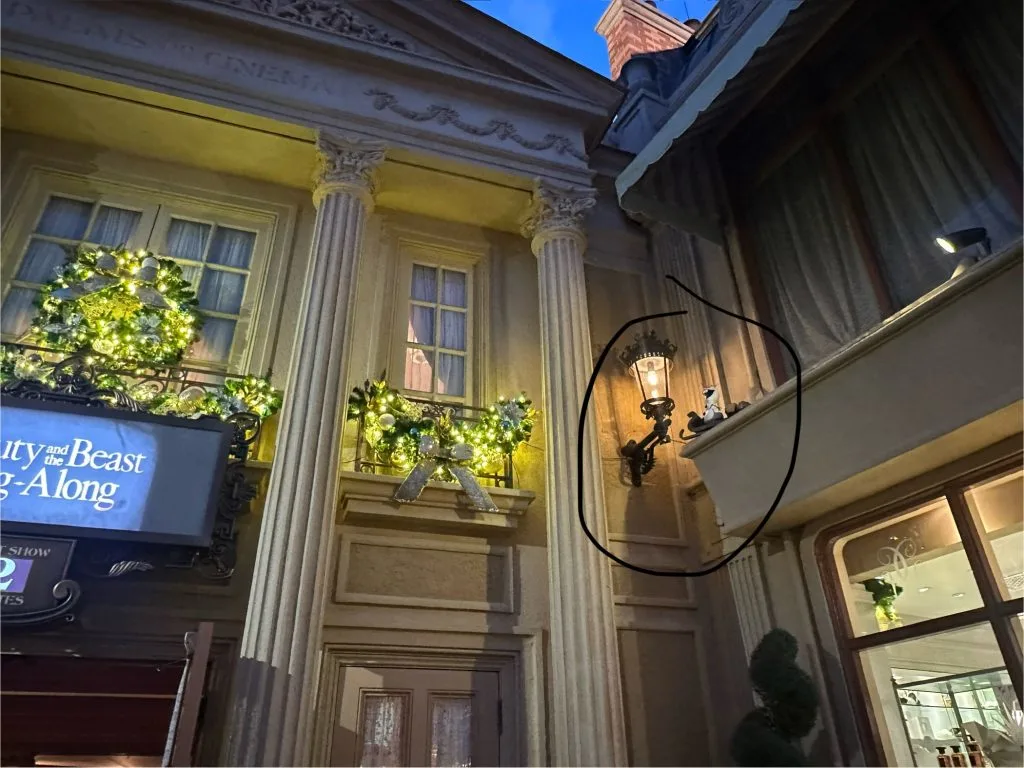 Olaf Scavenger Hunt France location